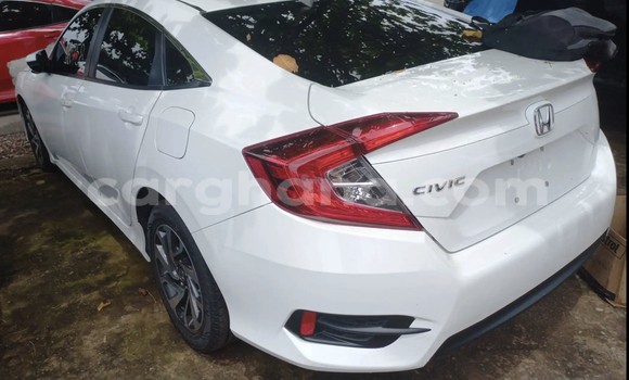 Ra Àlòkù Honda Civic funfun Ọkọ̀ in Accra ni Greater Accra Ra Àlòkù Honda Civic funfun Ọkọ̀ in Accra ni Greater Accra