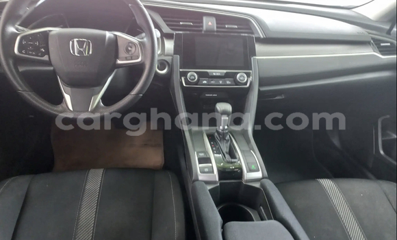 Ra Àlòkù Honda Civic funfun Ọkọ̀ in Accra ni Greater Accra Ra Àlòkù Honda Civic funfun Ọkọ̀ in Accra ni Greater Accra