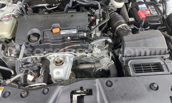 Ra Àlòkù Honda Civic funfun Ọkọ̀ in Accra ni Greater Accra Ra Àlòkù Honda Civic funfun Ọkọ̀ in Accra ni Greater Accra