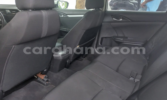 Ra Àlòkù Honda Civic funfun Ọkọ̀ in Accra ni Greater Accra Ra Àlòkù Honda Civic funfun Ọkọ̀ in Accra ni Greater Accra
