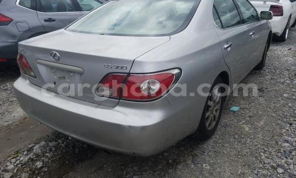 Sayi Na hannu Lexus ES Azurfa Mota in Tema a Greater Accra Sayi Na hannu Lexus ES Azurfa Mota in Tema a Greater Accra