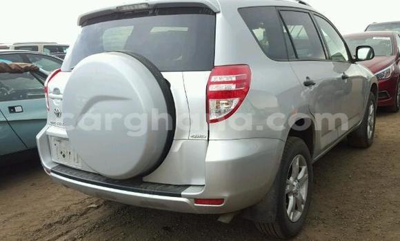 Sayi Na hannu Toyota RAV4 Azurfa Mota in Accra a Greater Accra Sayi Na hannu Toyota RAV4 Azurfa Mota in Accra a Greater Accra