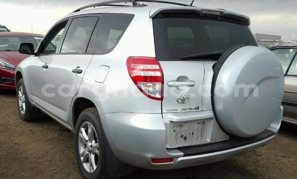 Sayi Na hannu Toyota RAV4 Azurfa Mota in Accra a Greater Accra Sayi Na hannu Toyota RAV4 Azurfa Mota in Accra a Greater Accra