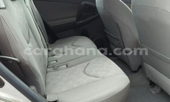Sayi Na hannu Toyota RAV4 Azurfa Mota in Accra a Greater Accra Sayi Na hannu Toyota RAV4 Azurfa Mota in Accra a Greater Accra