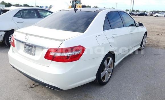 Buy Used Mercedes‒Benz E–Class White Car in Accra in Greater Accra Buy Used Mercedes‒Benz E–Class White Car in Accra in Greater Accra