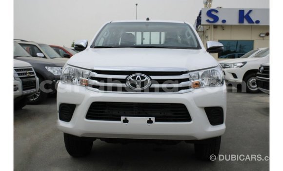 Ra Imported Toyota Hilux funfun Ọkọ̀ in Import - Dubai ni Ashanti Ra Imported Toyota Hilux funfun Ọkọ̀ in Import - Dubai ni Ashanti