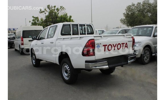 Ra Imported Toyota Hilux funfun Ọkọ̀ in Import - Dubai ni Ashanti Ra Imported Toyota Hilux funfun Ọkọ̀ in Import - Dubai ni Ashanti