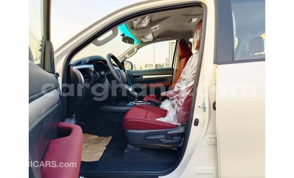 Ra Imported Toyota Hilux funfun Ọkọ̀ in Import - Dubai ni Ashanti Ra Imported Toyota Hilux funfun Ọkọ̀ in Import - Dubai ni Ashanti