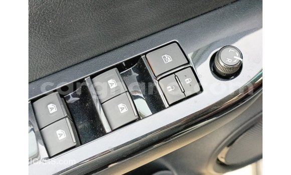 Ra Imported Toyota Hilux funfun Ọkọ̀ in Import - Dubai ni Ashanti Ra Imported Toyota Hilux funfun Ọkọ̀ in Import - Dubai ni Ashanti