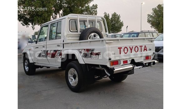 Ra Imported Toyota Hilux funfun Ọkọ̀ in Import - Dubai ni Ashanti Ra Imported Toyota Hilux funfun Ọkọ̀ in Import - Dubai ni Ashanti