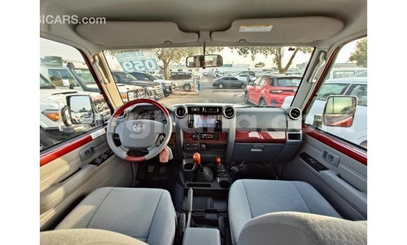 Ra Imported Toyota Hilux funfun Ọkọ̀ in Import - Dubai ni Ashanti Ra Imported Toyota Hilux funfun Ọkọ̀ in Import - Dubai ni Ashanti