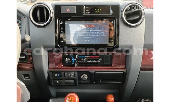 Ra Imported Toyota Hilux funfun Ọkọ̀ in Import - Dubai ni Ashanti Ra Imported Toyota Hilux funfun Ọkọ̀ in Import - Dubai ni Ashanti