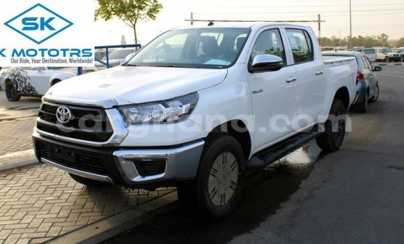 Buy Import Toyota Hilux White Car in Import - Dubai in Ashanti