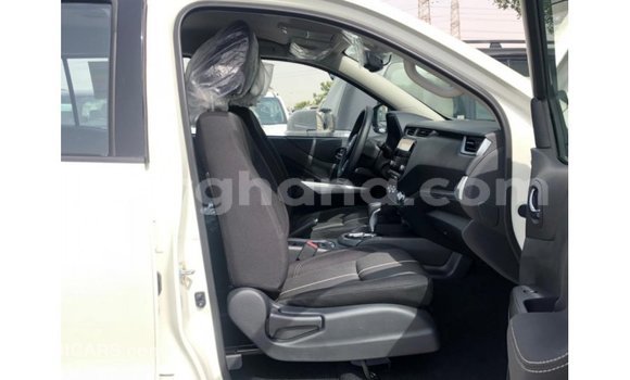 Buy Import Nissan Xterra White Car in Import - Dubai in Ashanti Buy Import Nissan Xterra White Car in Import - Dubai in Ashanti