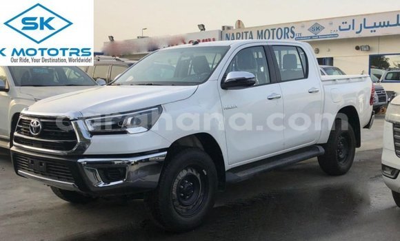 Ra Imported Toyota Hilux funfun Ọkọ̀ in Import - Dubai ni Ashanti