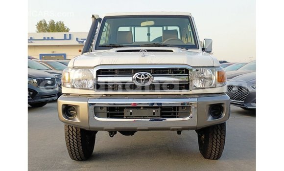 Buy Import Toyota Land Cruiser White Car in Import - Dubai in Ashanti Buy Import Toyota Land Cruiser White Car in Import - Dubai in Ashanti