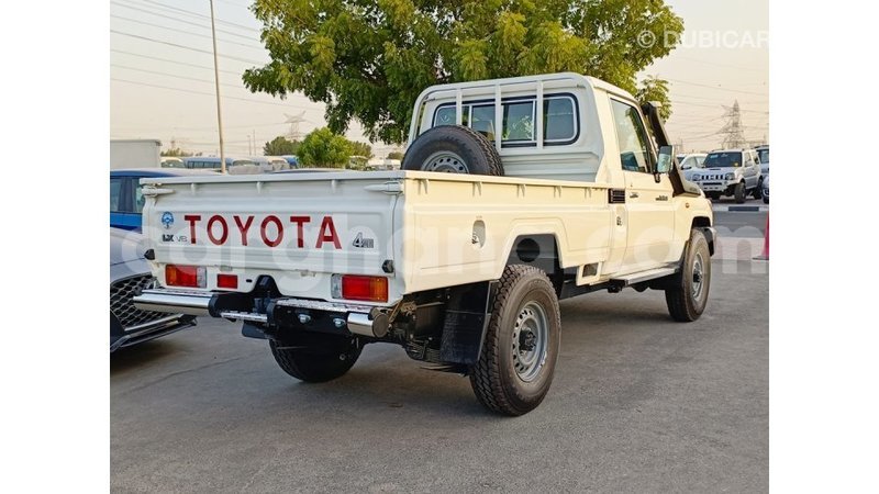 Big with watermark toyota land cruiser ashanti import dubai 50975