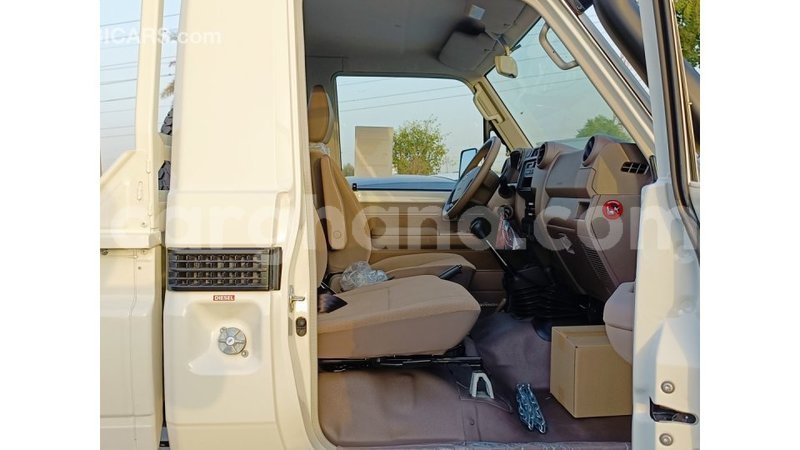 Big with watermark toyota land cruiser ashanti import dubai 50975