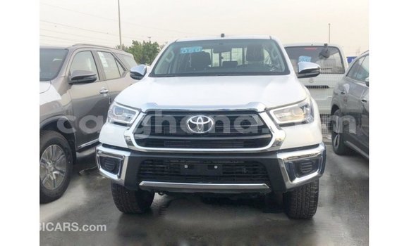 Buy Import Toyota Hilux White Car in Import - Dubai in Ashanti Buy Import Toyota Hilux White Car in Import - Dubai in Ashanti