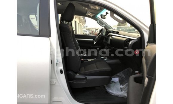 Buy Import Toyota Hilux White Car in Import - Dubai in Ashanti Buy Import Toyota Hilux White Car in Import - Dubai in Ashanti