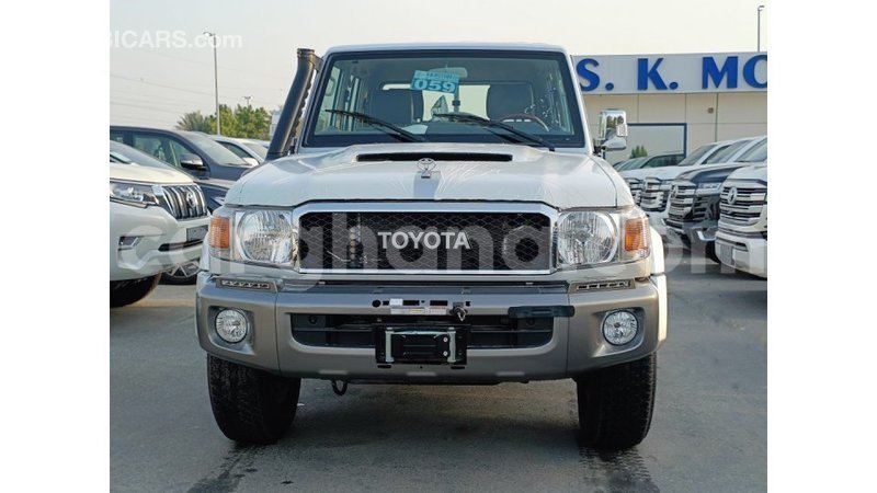 Big with watermark toyota land cruiser ashanti import dubai 50979