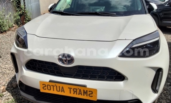 Sayi Na hannu Toyota Yaris White Mota in Accra a Greater Accra Sayi Na hannu Toyota Yaris White Mota in Accra a Greater Accra