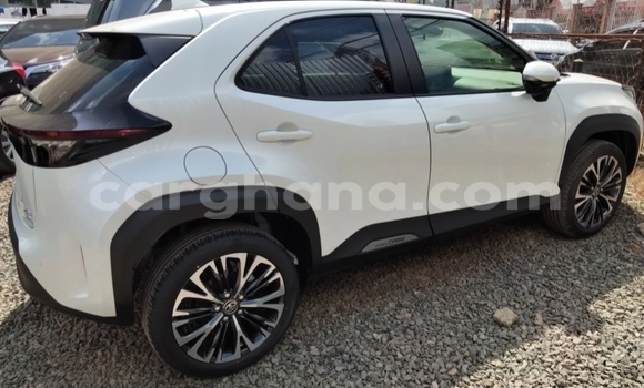 Sayi Na hannu Toyota Yaris White Mota in Accra a Greater Accra Sayi Na hannu Toyota Yaris White Mota in Accra a Greater Accra