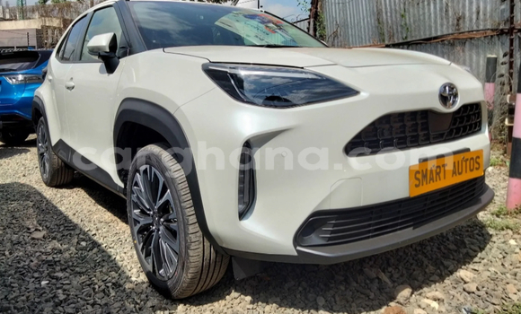 Sayi Na hannu Toyota Yaris White Mota in Accra a Greater Accra Sayi Na hannu Toyota Yaris White Mota in Accra a Greater Accra