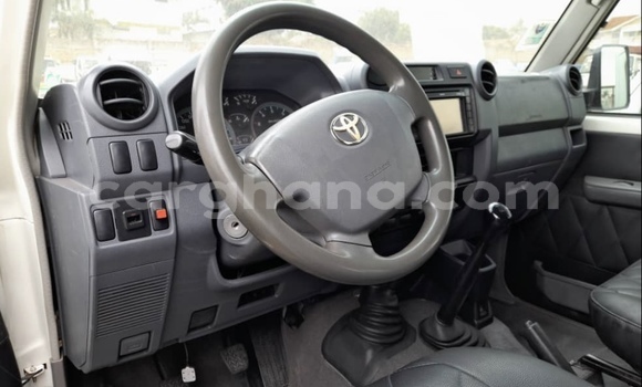 Sayi Na hannu Toyota Land Cruiser White Mota in Accra a Greater Accra Sayi Na hannu Toyota Land Cruiser White Mota in Accra a Greater Accra