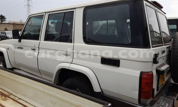 Sayi Na hannu Toyota Land Cruiser White Mota in Accra a Greater Accra Sayi Na hannu Toyota Land Cruiser White Mota in Accra a Greater Accra