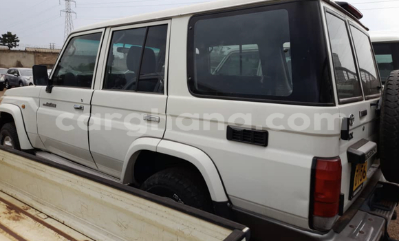 Sayi Na hannu Toyota Land Cruiser White Mota in Accra a Greater Accra Sayi Na hannu Toyota Land Cruiser White Mota in Accra a Greater Accra