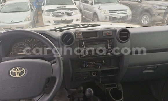 Sayi Na hannu Toyota Land Cruiser White Mota in Accra a Greater Accra Sayi Na hannu Toyota Land Cruiser White Mota in Accra a Greater Accra