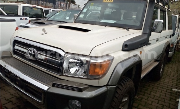 Buy Used Toyota Land Cruiser White Car in Accra in Greater Accra Buy Used Toyota Land Cruiser White Car in Accra in Greater Accra