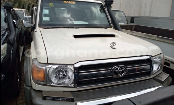 Buy Used Toyota Land Cruiser White Car in Accra in Greater Accra Buy Used Toyota Land Cruiser White Car in Accra in Greater Accra
