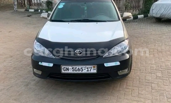 Sayi Na hannu Toyota Corolla Azurfa Mota in Accra a Greater Accra
