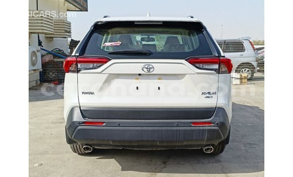 Buy Import Toyota 4Runner White Car in Import - Dubai in Ashanti Buy Import Toyota 4Runner White Car in Import - Dubai in Ashanti