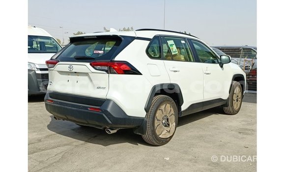 Buy Import Toyota 4Runner White Car in Import - Dubai in Ashanti Buy Import Toyota 4Runner White Car in Import - Dubai in Ashanti