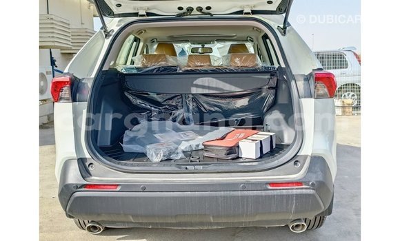 Buy Import Toyota 4Runner White Car in Import - Dubai in Ashanti Buy Import Toyota 4Runner White Car in Import - Dubai in Ashanti