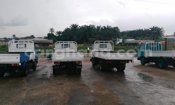 Ra Àlòkù Toyota Dyna Blue Ọkọ̀ in Accra ni Greater Accra Ra Àlòkù Toyota Dyna Blue Ọkọ̀ in Accra ni Greater Accra