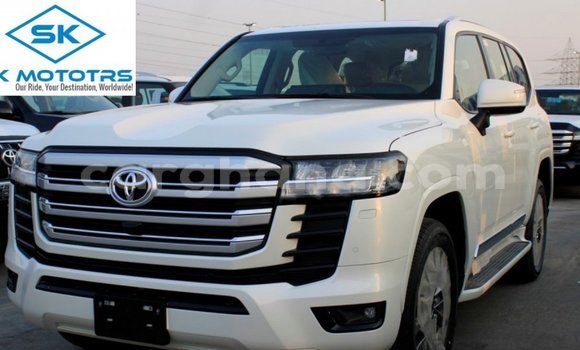 Ra Imported Toyota Land Cruiser funfun Ọkọ̀ in Import - Dubai ni Ashanti