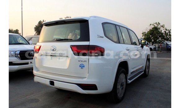 Buy Import Toyota Land Cruiser White Car in Import - Dubai in Ashanti Buy Import Toyota Land Cruiser White Car in Import - Dubai in Ashanti