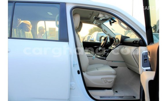 Buy Import Toyota Land Cruiser White Car in Import - Dubai in Ashanti Buy Import Toyota Land Cruiser White Car in Import - Dubai in Ashanti