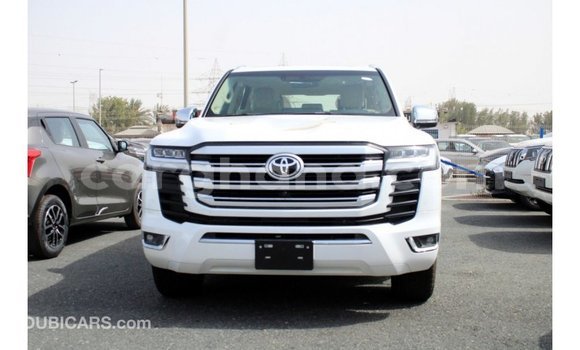 Ra Imported Toyota Land Cruiser funfun Ọkọ̀ in Import - Dubai ni Ashanti Ra Imported Toyota Land Cruiser funfun Ọkọ̀ in Import - Dubai ni Ashanti