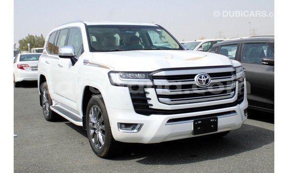 Ra Imported Toyota Land Cruiser funfun Ọkọ̀ in Import - Dubai ni Ashanti Ra Imported Toyota Land Cruiser funfun Ọkọ̀ in Import - Dubai ni Ashanti