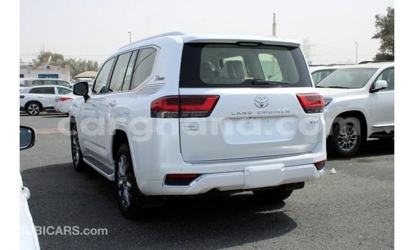 Ra Imported Toyota Land Cruiser funfun Ọkọ̀ in Import - Dubai ni Ashanti Ra Imported Toyota Land Cruiser funfun Ọkọ̀ in Import - Dubai ni Ashanti