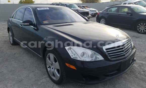 Ra Àlòkù Mercedes‒Benz S–Class Black Ọkọ̀ in Accra ni Greater Accra