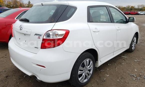 Sayi Na hannu Toyota Matrix White Mota in Accra a Greater Accra Sayi Na hannu Toyota Matrix White Mota in Accra a Greater Accra