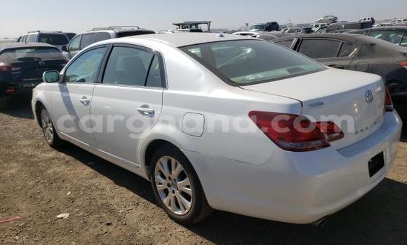 Sayi Na hannu Toyota Avalon White Mota in Accra a Greater Accra Sayi Na hannu Toyota Avalon White Mota in Accra a Greater Accra