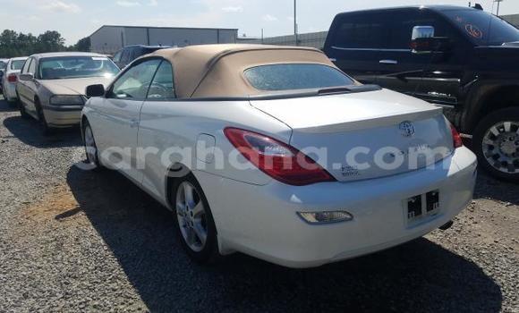Sayi Na hannu Toyota Camry Solara White Mota in Accra a Greater Accra Sayi Na hannu Toyota Camry Solara White Mota in Accra a Greater Accra