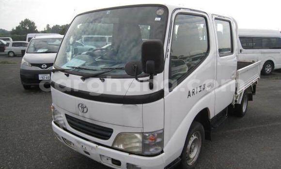 Ra Àlòkù Toyota Dyna funfun Ọkọ̀ in Accra ni Greater Accra Ra Àlòkù Toyota Dyna funfun Ọkọ̀ in Accra ni Greater Accra